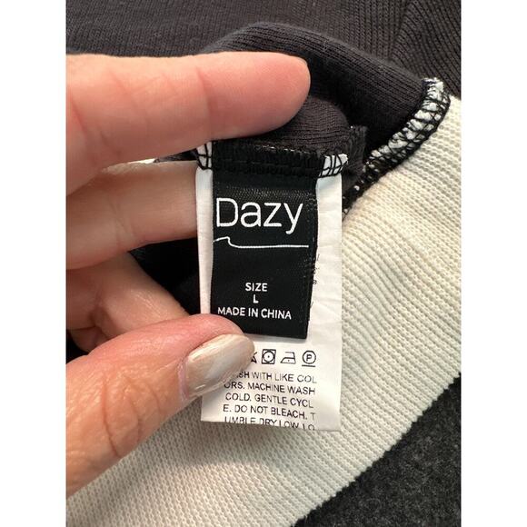 Dazy Polo Cropped Long Sleeve Shirt, Size L, EUC - Picture 4 of 5
